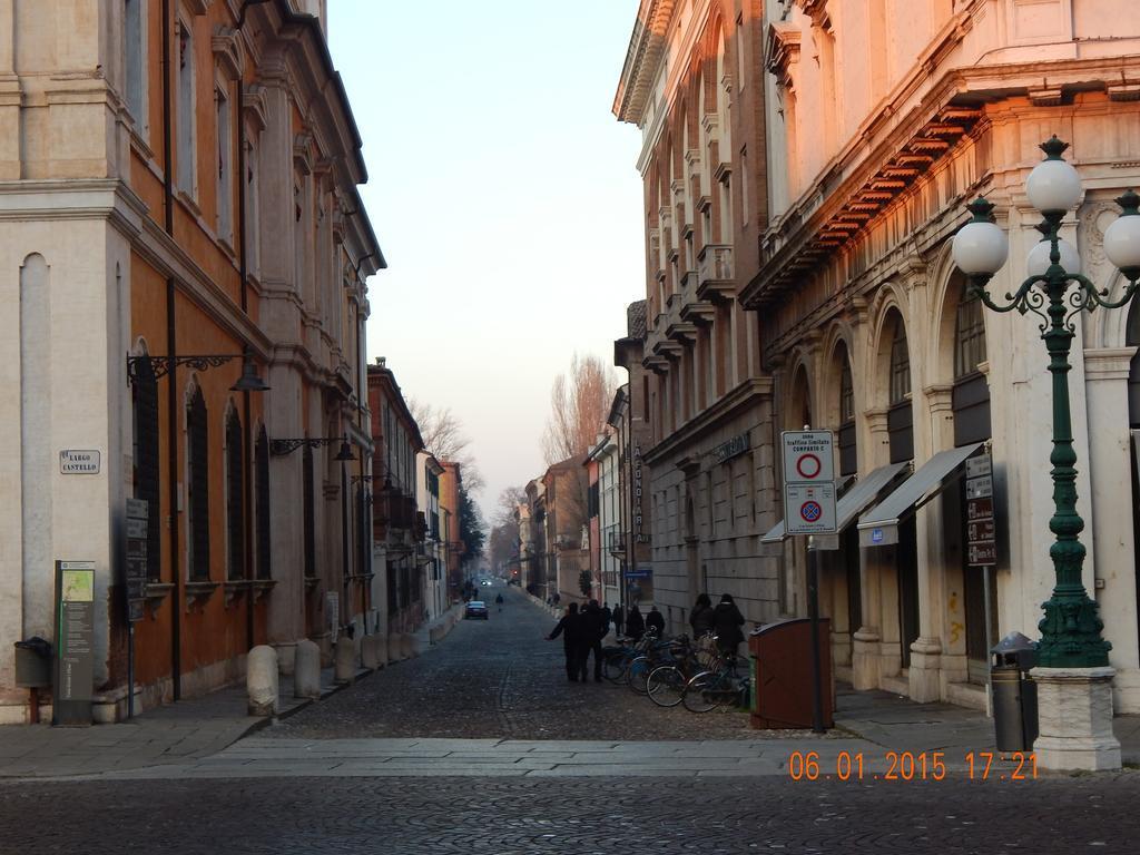 Hotel Nazionale Ferrara Bagian luar foto